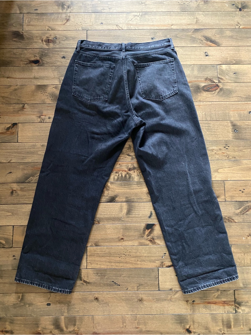 Uniqlo Men's Dark Black Relaxed Jeans